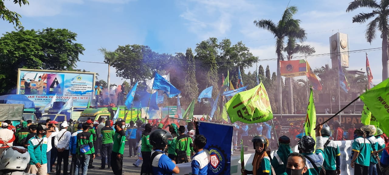 Besok, Buruh Kembali Demo Besar-besaran di Kantor Pemkab Gresik