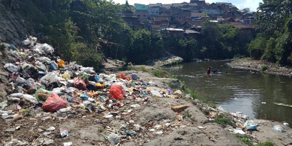 Mikroplastik Mengancam Kelestarian Sungai Brantas