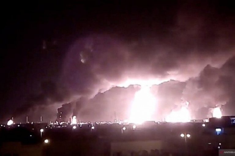 Kebakaran di Dekat Fasilitas Minyak Saudi, Kementerian Energi Yakini Keterlibatan Houthi