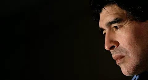 Maradona Si Gol Tangan Tuhan, Telah Pergi Untuk Selamanya