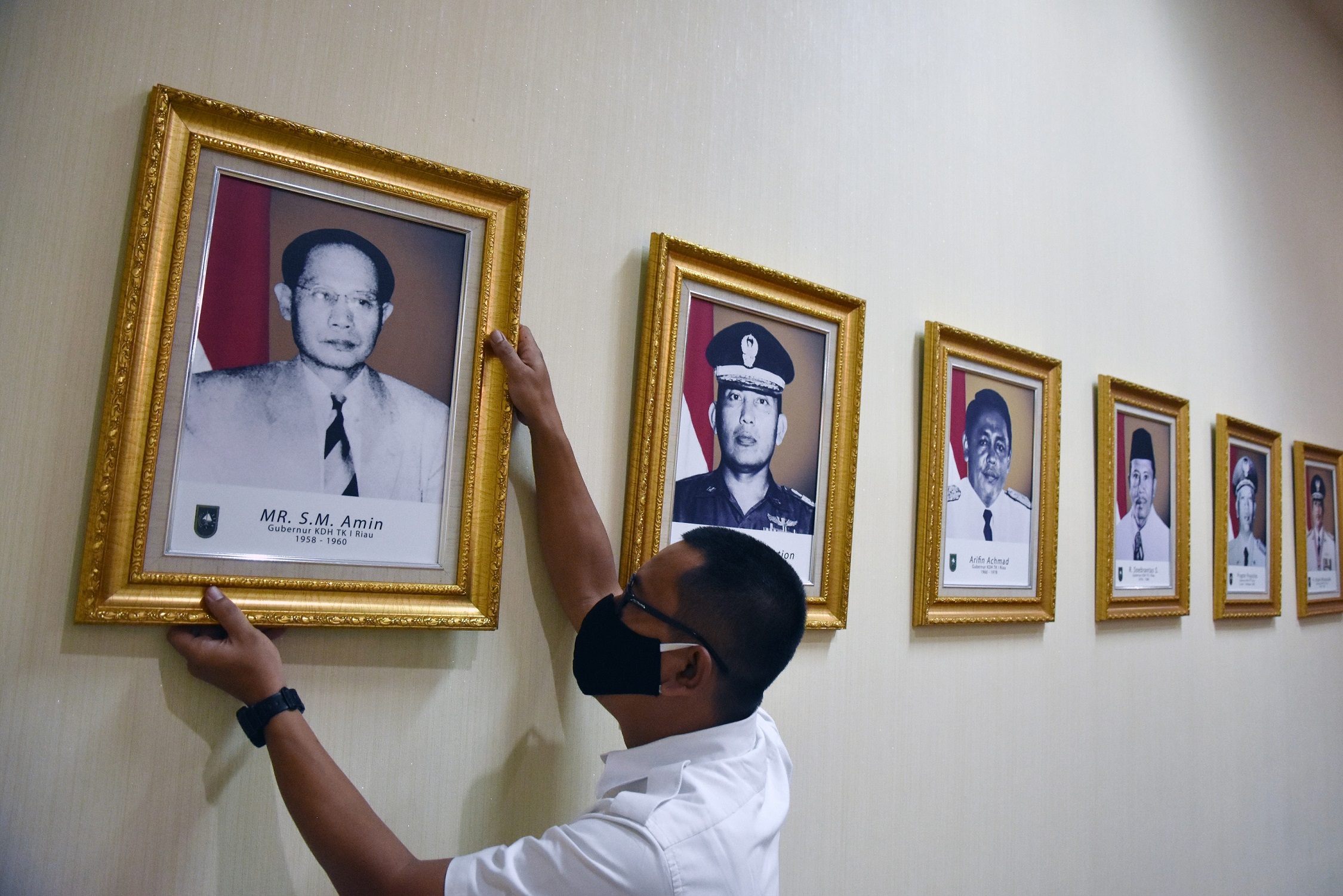 Presiden Anugerahkan 6 Tokoh Pahlawan Nasional, Simak Daftarnya