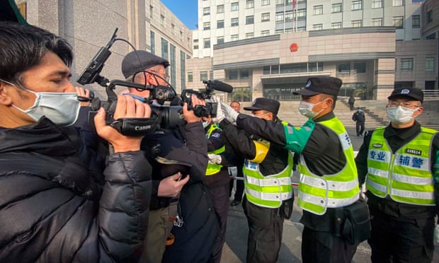 Laporkan Berita Pandemi dari Wuhan, Mantan Pengacara dan Jurnalis Ditahan