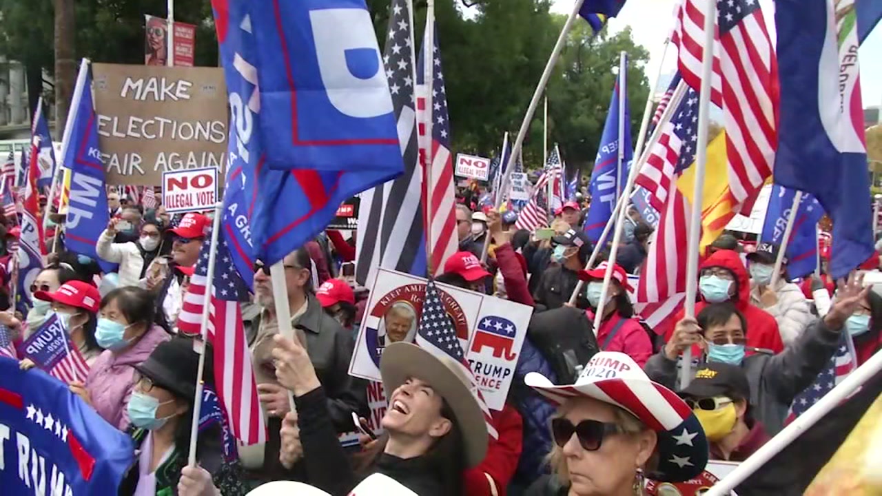 Washington: Kekerasan Pecah Ketika Proud Boys dan Antifa Saling Serang