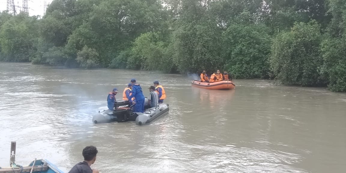 Pelajar SMP Hilang Terseret Arus Kali Lamong, Tim Gabungan Lakukan Pencarian