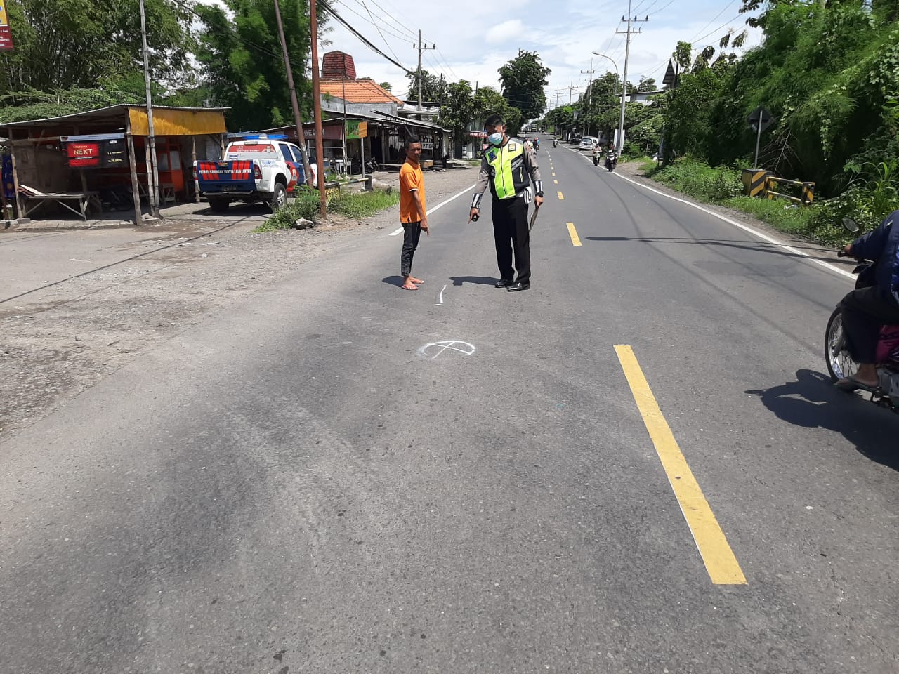 Naik Motor Berboncengan Ditabrak Dump Truk, Pembonceng Tewas di TKP