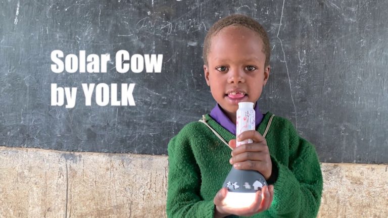 Teknologi Solar Cow Bantu Anak-Anak Kurang Mampu di Tanzania Bersekolah
