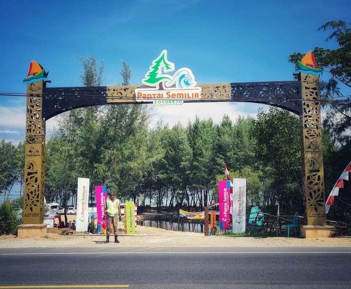 Gapura Ikonik Pantai Semilir Tuban, Tarik Wisatawan untuk Berkunjung