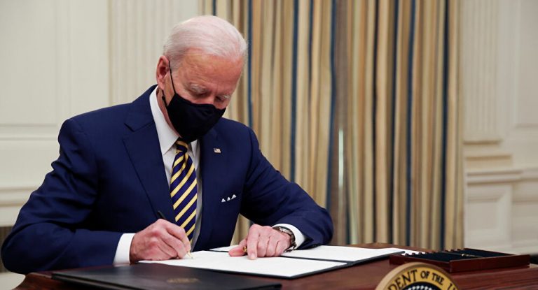 Biden Sebut Ekonomi AS Berada dalam Krisis yang Dalam