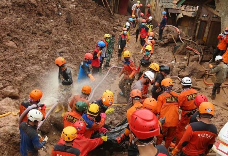 Seluruh Korban Longsor di Sumedang Berhasil Ditemukan