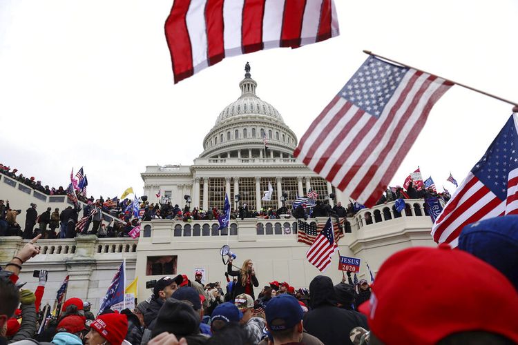 Pendukung Pro-Trump Rusuh di Capitol Hill, 4 Orang Tewas