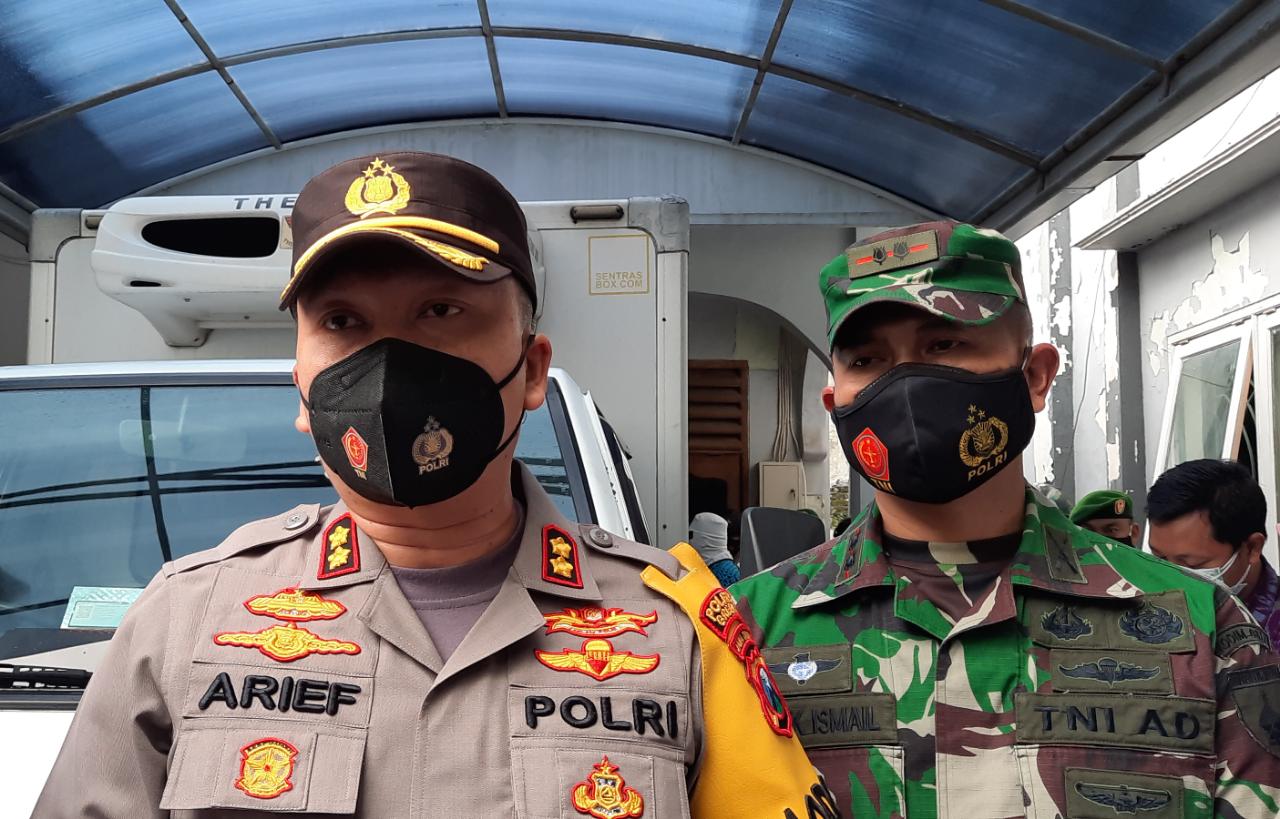 Polri dan TNI Kerahkan Anggota Kawal Distribusi Vaksin Covid-19 di Gresik