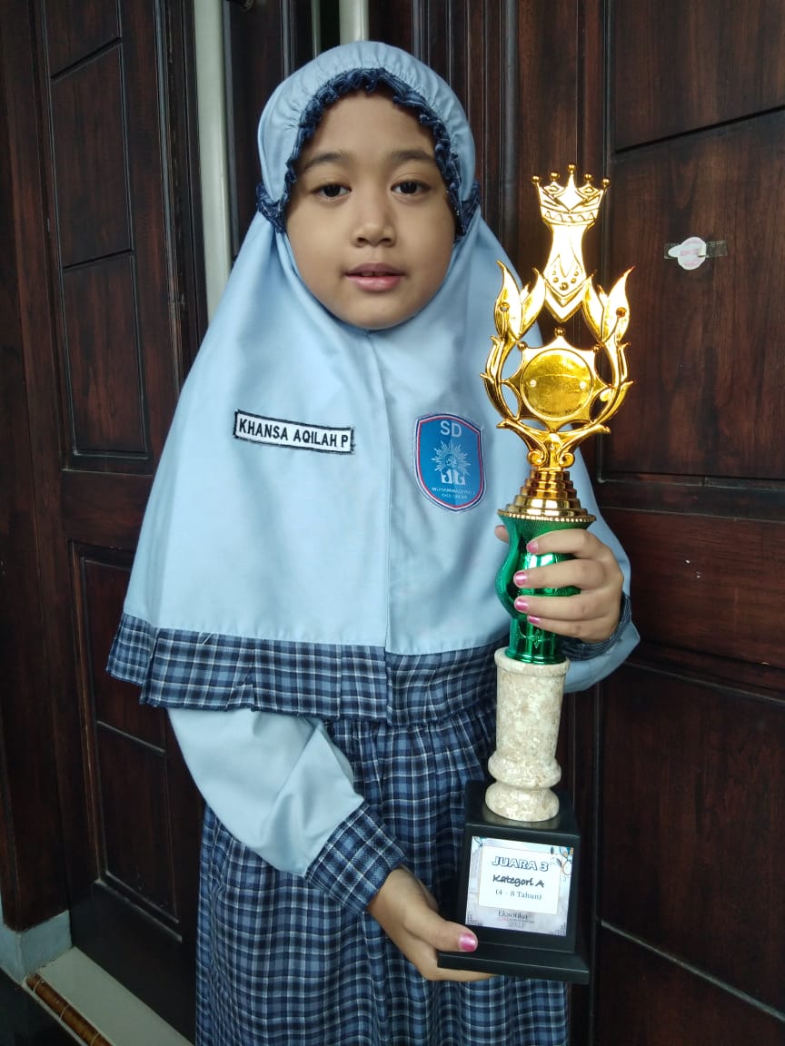 Bertabur Prestasi, Siswi SD Berlian School Gresik Raih Juara Puisi Nasional