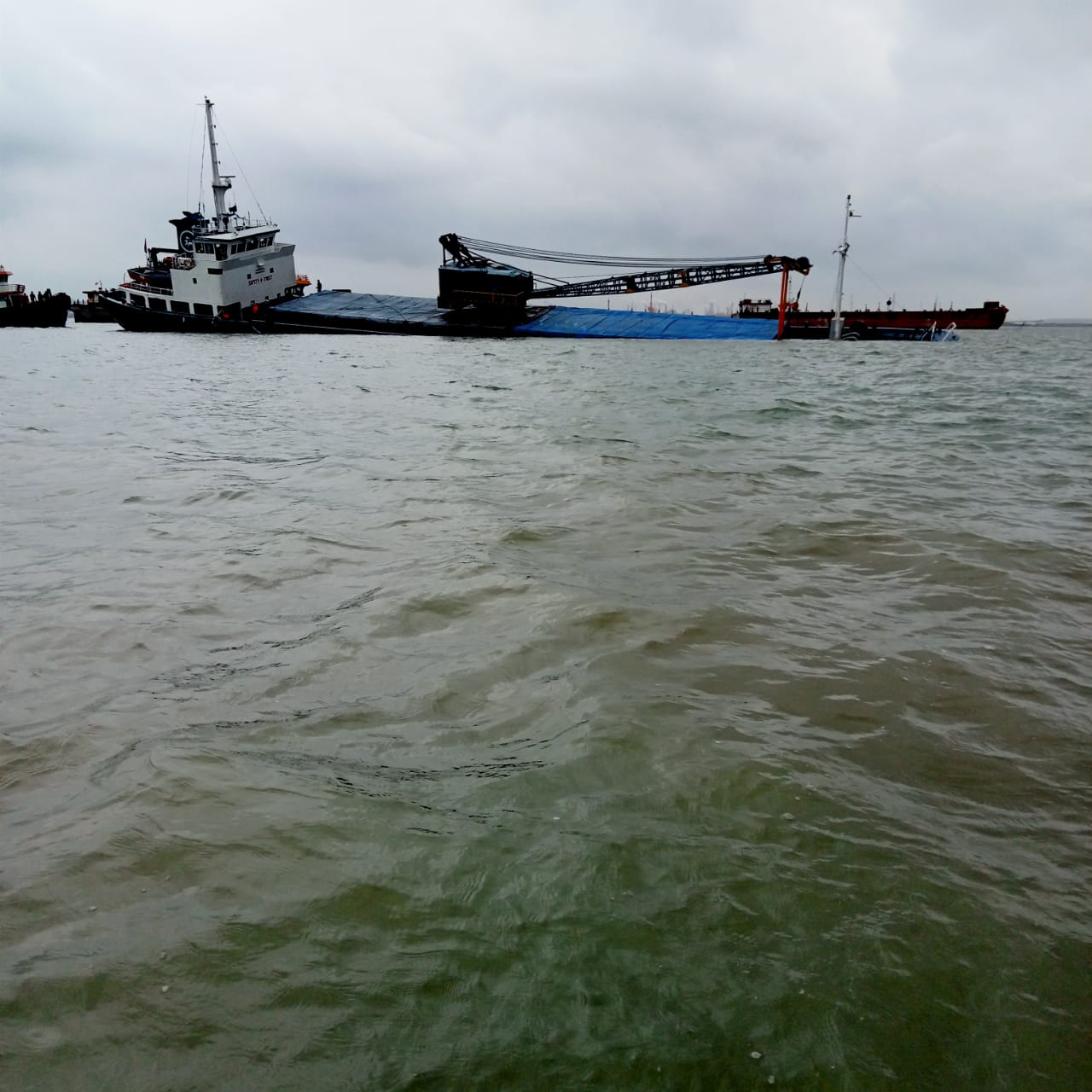 Kapal Cantika Persada Kandas di Pelabuhan PT Petrokimia Gresik, 1.600 Ton Pupuk Nyaris Tenggelam