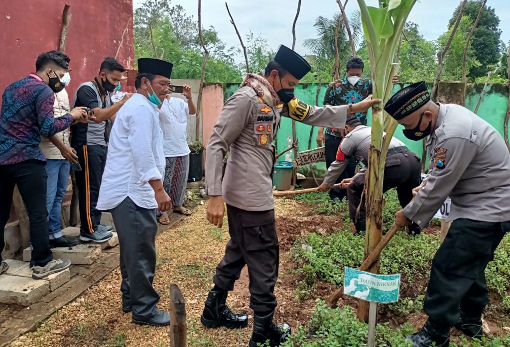 Kunjungi Desa Pasongsongan, Kapolres Sumenep Launching Kampung Tangguh Semeru