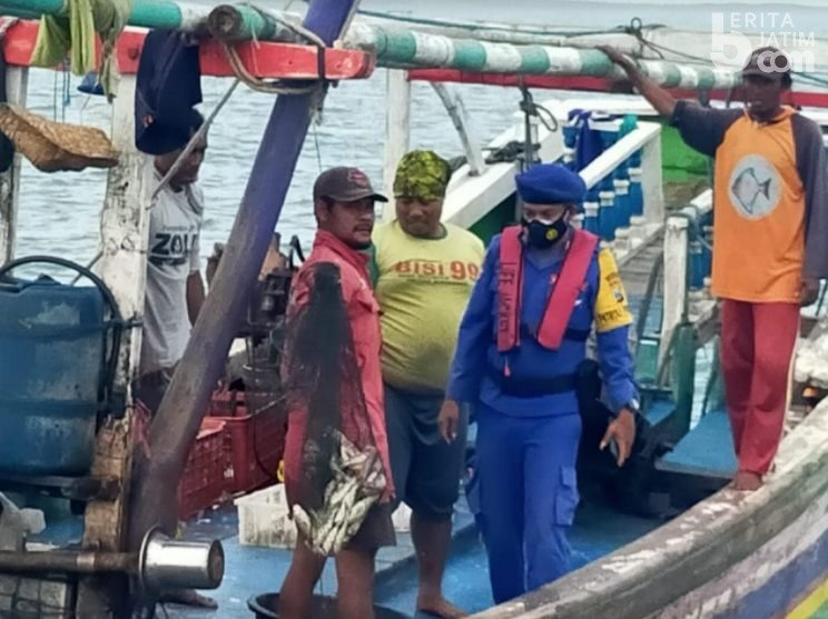 14 Nelayan Pengguna Jaring Trawl Ditangkap Satpolairut Gresik di Perairan Mengare