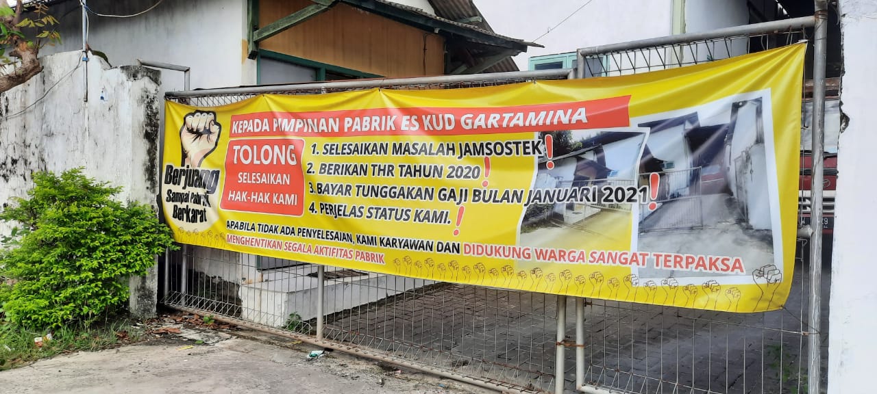 Tuntut Penuhi Haknya, Buruh Pabrik Es di Gresik Mogok Kerja