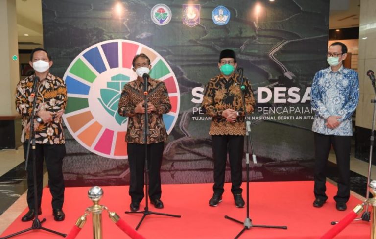 Gelar Sarjana Kepala Desa