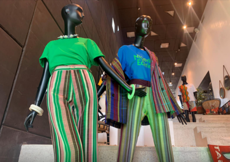 Desainer Nigeria Buat Estetika Kontemporer dengan Kain Tradisional