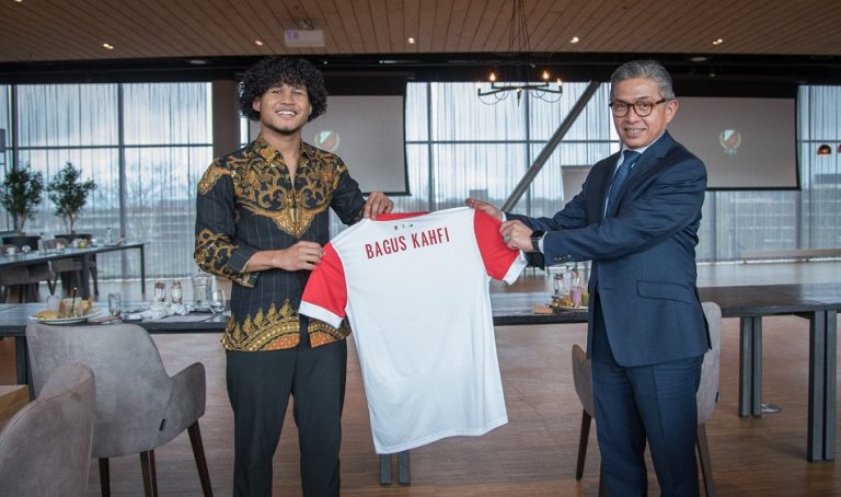 Dubes RI untuk Belanda Kunjungi Bagus Kahfi di FC Utrecht