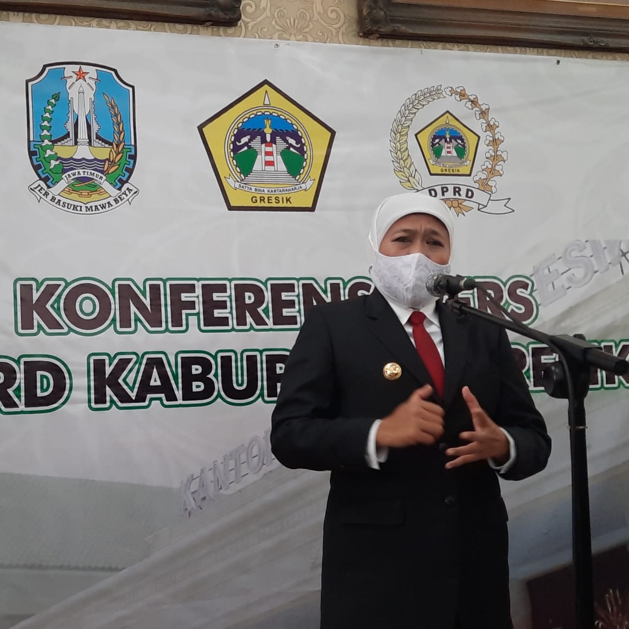 Gubernur Khofifah Singgung KEK JIIPE, Bupati dan Wabup Gresik Diminta Lakukan Percepatan Digitalisasi Market UMKM