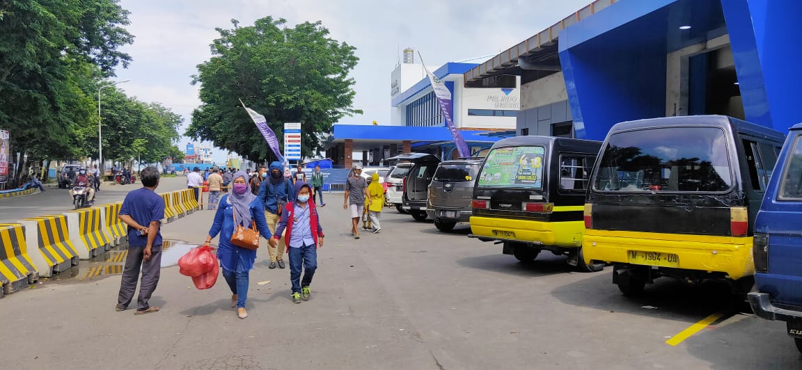 Angkutan Kota Mulai Diizinkan Beroperasi Masuk Pelabuhan dan Stasiun Indro Gresik