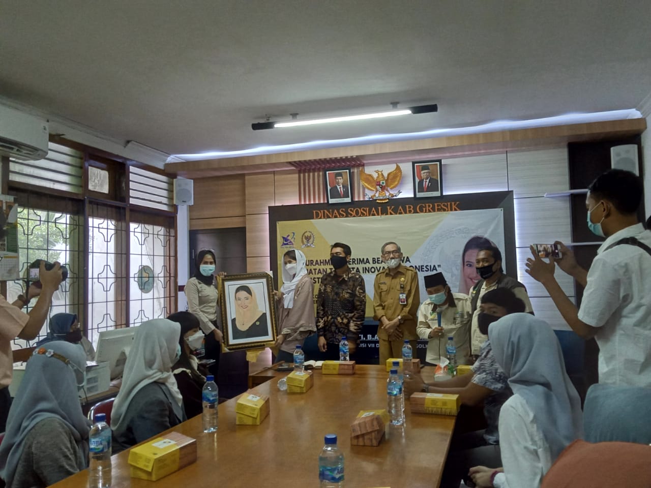 Kunjungi Penerima Beasiswa Menristek Dikti di Gresik, DPR RI Roro Esti: Saya Akan Perjuangkan Tambahan Kuota di Gresik