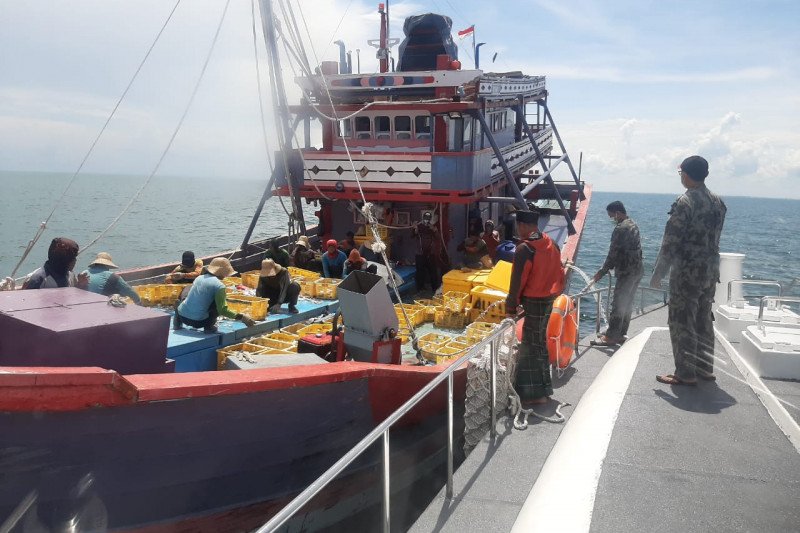KKP Tangkap Empat Kapal Cantrang di Selat Makassar