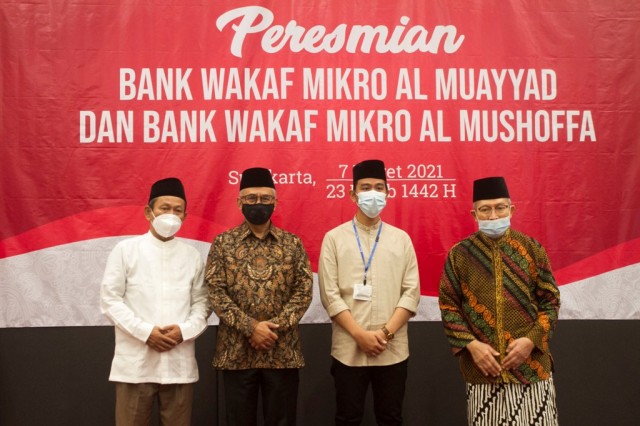 Dorong Penguatan Ekonomi, OJK Resmikan Dua Bank Wakaf Mikro di Surakarta