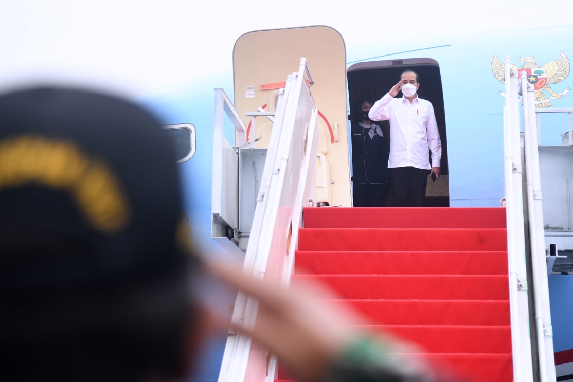 Presiden Tinjau Vaksinasi Massal di DIY dan Jateng