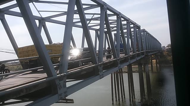 Proyek Pembangunan Jembatan Ploso Dilanjutkan, Arus Lalu Lintas Dialihkan