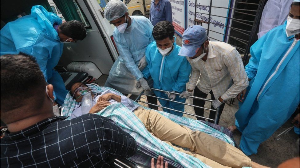 Catat Lonjakan Kasus Harian Tertinggi Di Dunia, Rumah Sakit Intensif Covid-19 India Terbakar