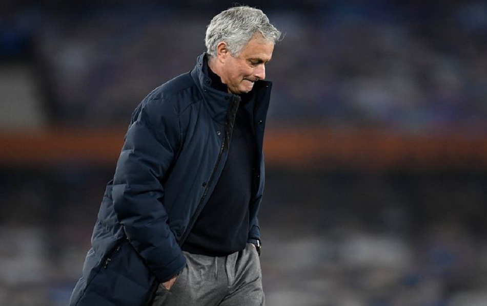 Tottenham Pecat Jose Mourinho