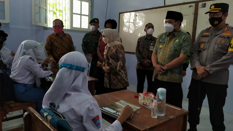 PTM di Jombang Dimulai, Bupati: Jombang Sudah Zona Kuning