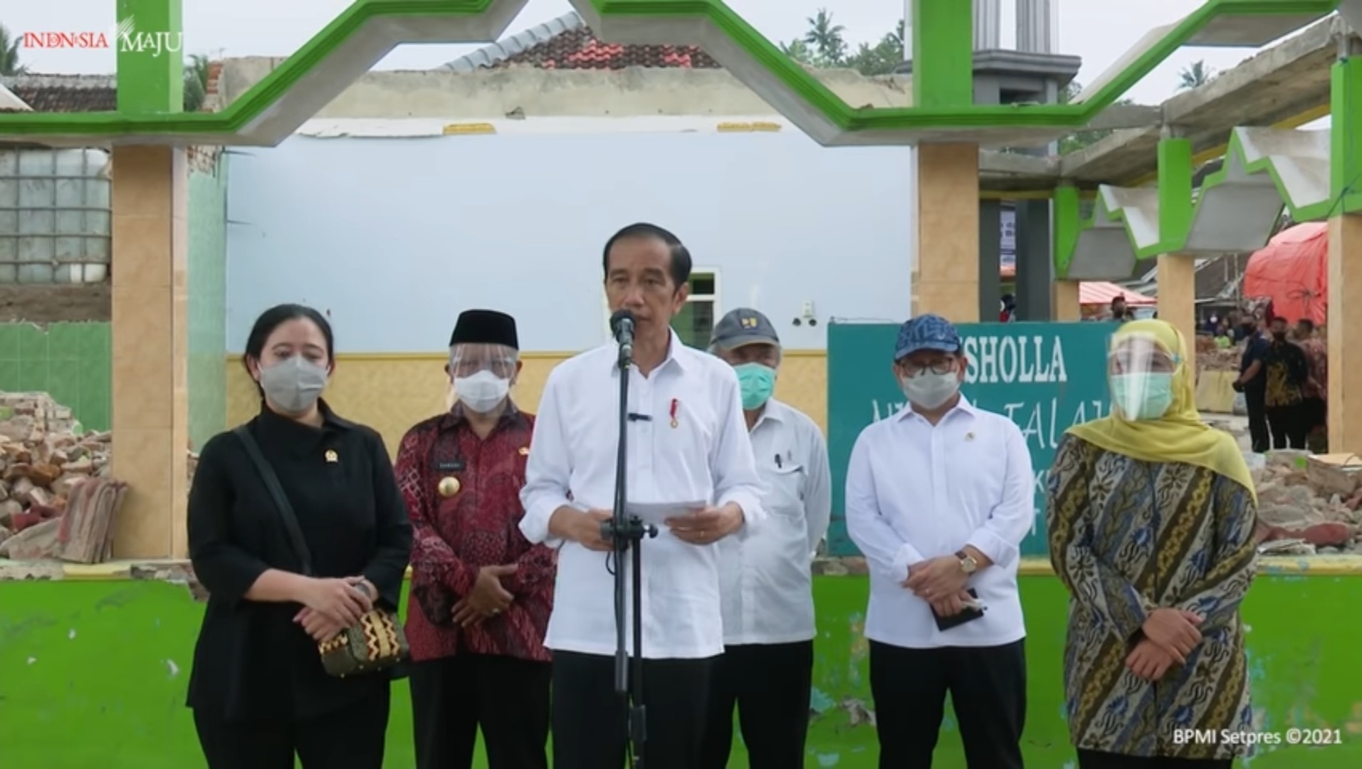 Presiden Jokowi Tinjau Kawasan Terdampak Gempa Di Malang