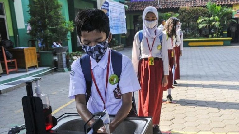 99% Sekolah Penuhi Daftar Periksa PTM di Tengah Pandemi