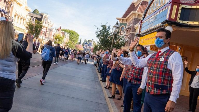 Disneyland California Kembali Dibuka, Begini Protokolnya