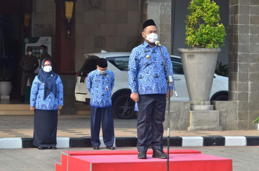 Pimpin Apel Perdana Usai Libur Hari Raya, Bupati Gus Yani Pesan ASN Tingkatkan Pokes