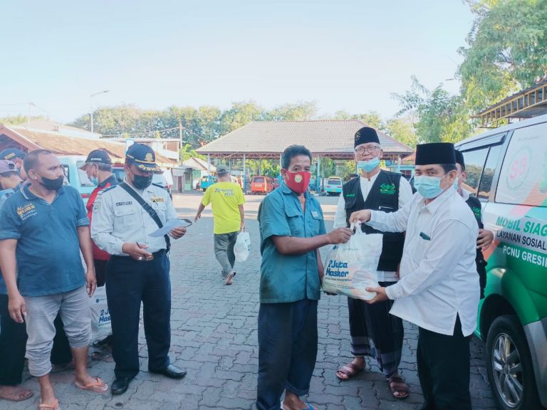 Mudik Dilarang, Lazisnu Gresik Gelontorkan Bantuan untuk Sopir Angkot dan Angdes