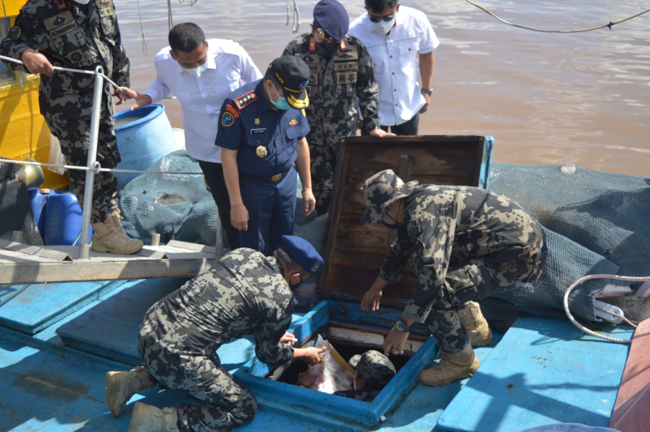 Enam Kapal Ikan Ilegal Berbendera Vietnam Ditangkap di Laut Natuna