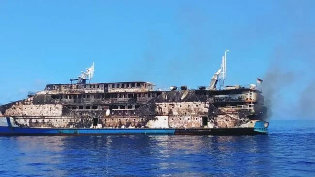 Lolos Dari Maut, 14 ABK dan 181 Penumpang Kapal Terbakar Selamat