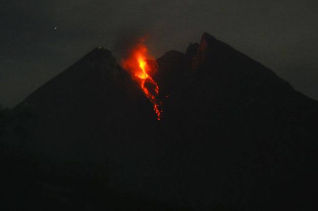 Gunung Merapi Mengalami Puluhan Kali Gempa Guguran