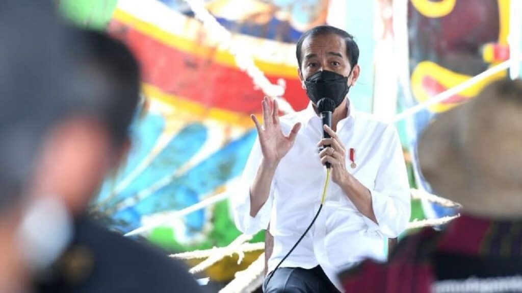 Kunjungi PPDI Brondong, Presiden Jokowi Janji Penuhi Kebutuhan Para Nelayan