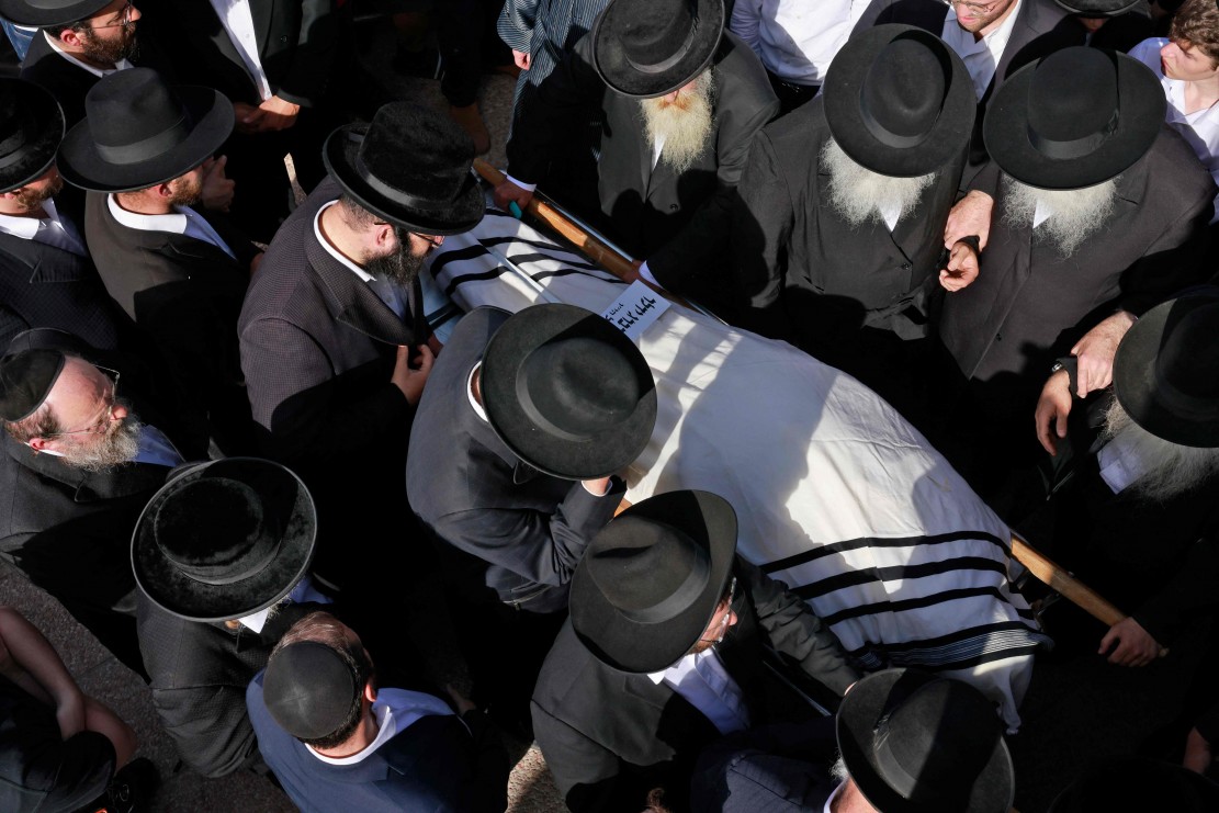 Israel Kuburkan 45 Korban Perayaan Situs Ziarah Yahudi