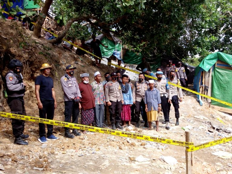 Sempat Memicu Kericuhan, Polisi Akhirnya Tutup Lubang Tambang Emas Sekotong