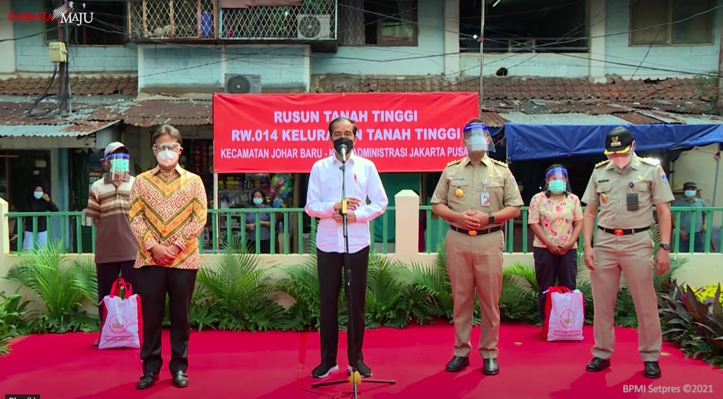 Jokowi Beri Target Anies untuk Capai Herd Immunity di Jakarta pada Agustus