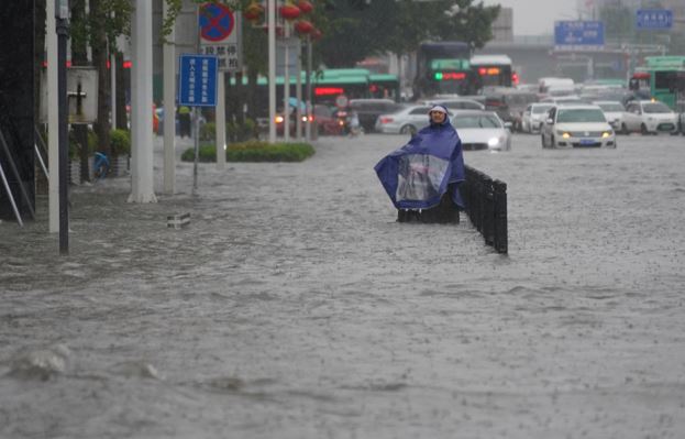 Hujan Terdahsyat di China Sejak 60 Tahun, 16 Tewas dan Ratusan Ribu Dievakuasi