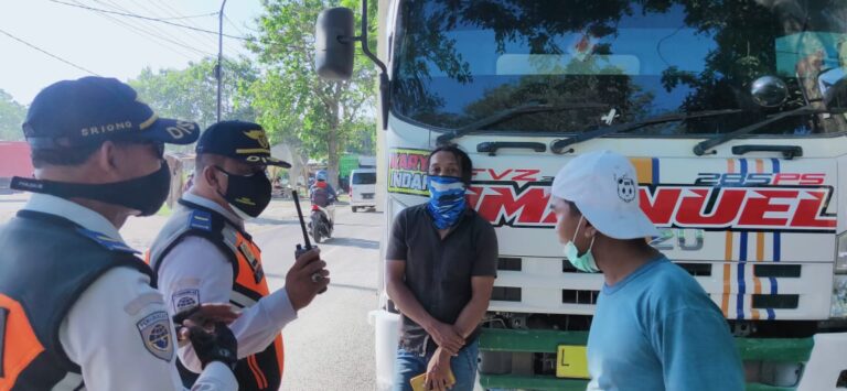 Langgar Aturan, Puluhan Dump Truk Galian C Terjaring Razia di Gresik