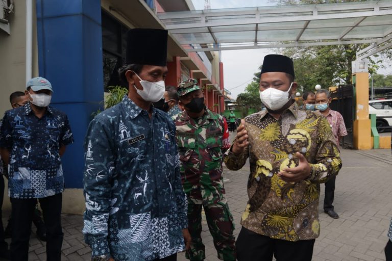 Warga Isoman di Gresik Dapat Bantuan Paket Obat dan Multivitamin