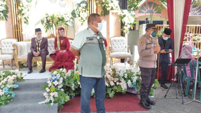 Ambyar, Pesta Pernikahan di Cerme Gresik Dibubarkan