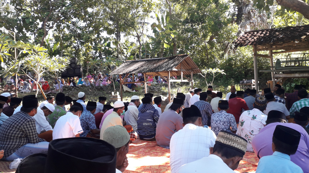 Hadapi Wabah Penyakit, Warga Tembing Gelar Selamatan Kampung